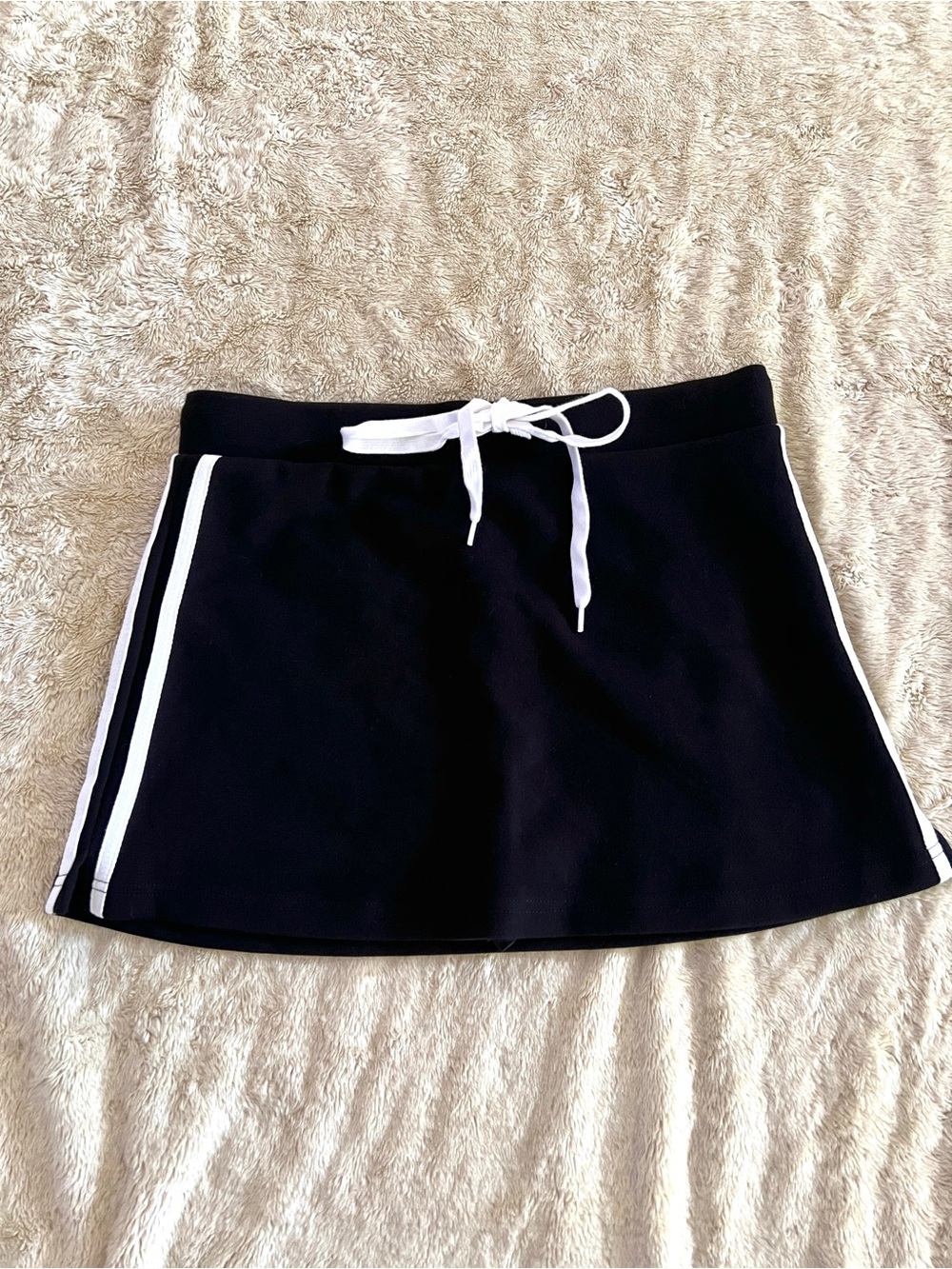 EMERSON LANG Woman's Back & White Mini Skort Size L